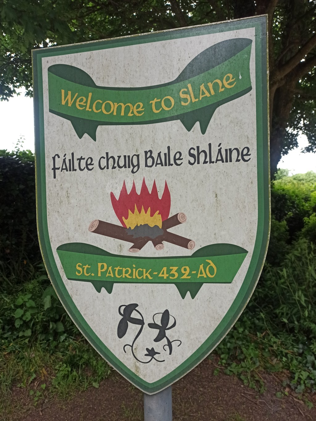 Neighbours on the&nbsp;road